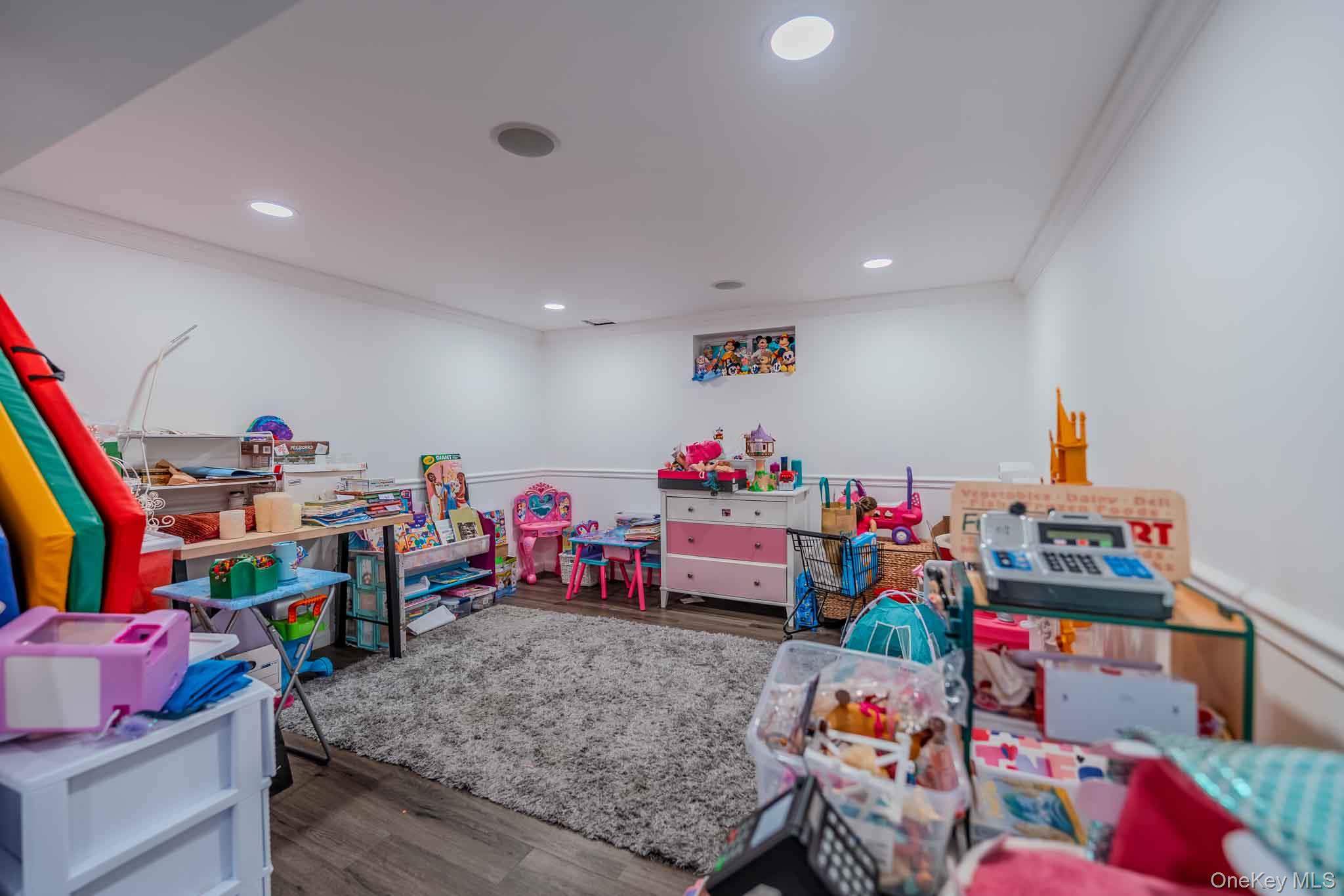 20 Astro Place Property Photo 36