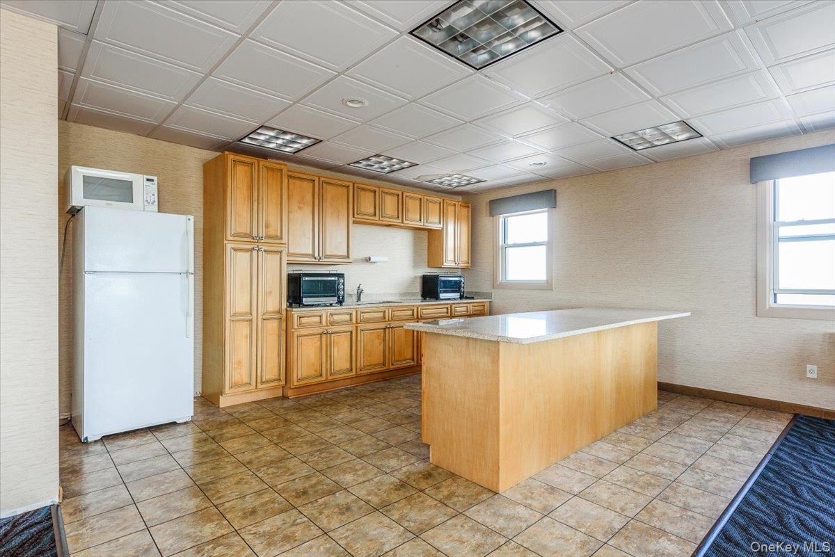55 Monroe Boulevard 3p Property Photo 19