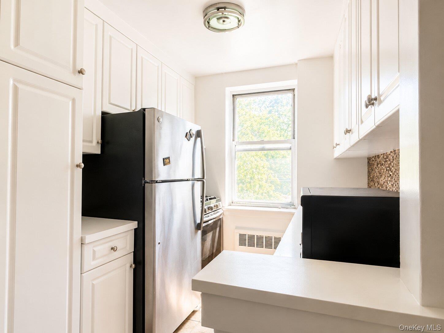 4295 Webster Avenue 2d Property Photo 6