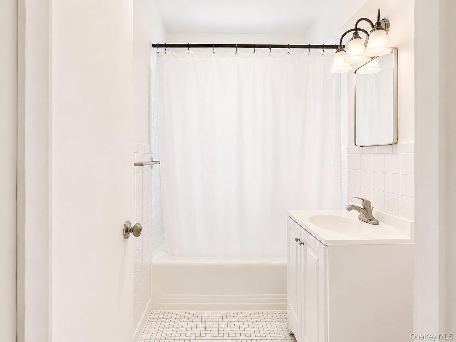 4295 Webster Avenue 2d Property Photo 9