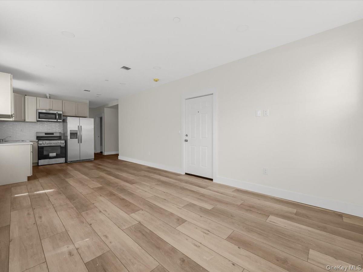 910 E 226th Street Property Photo 9