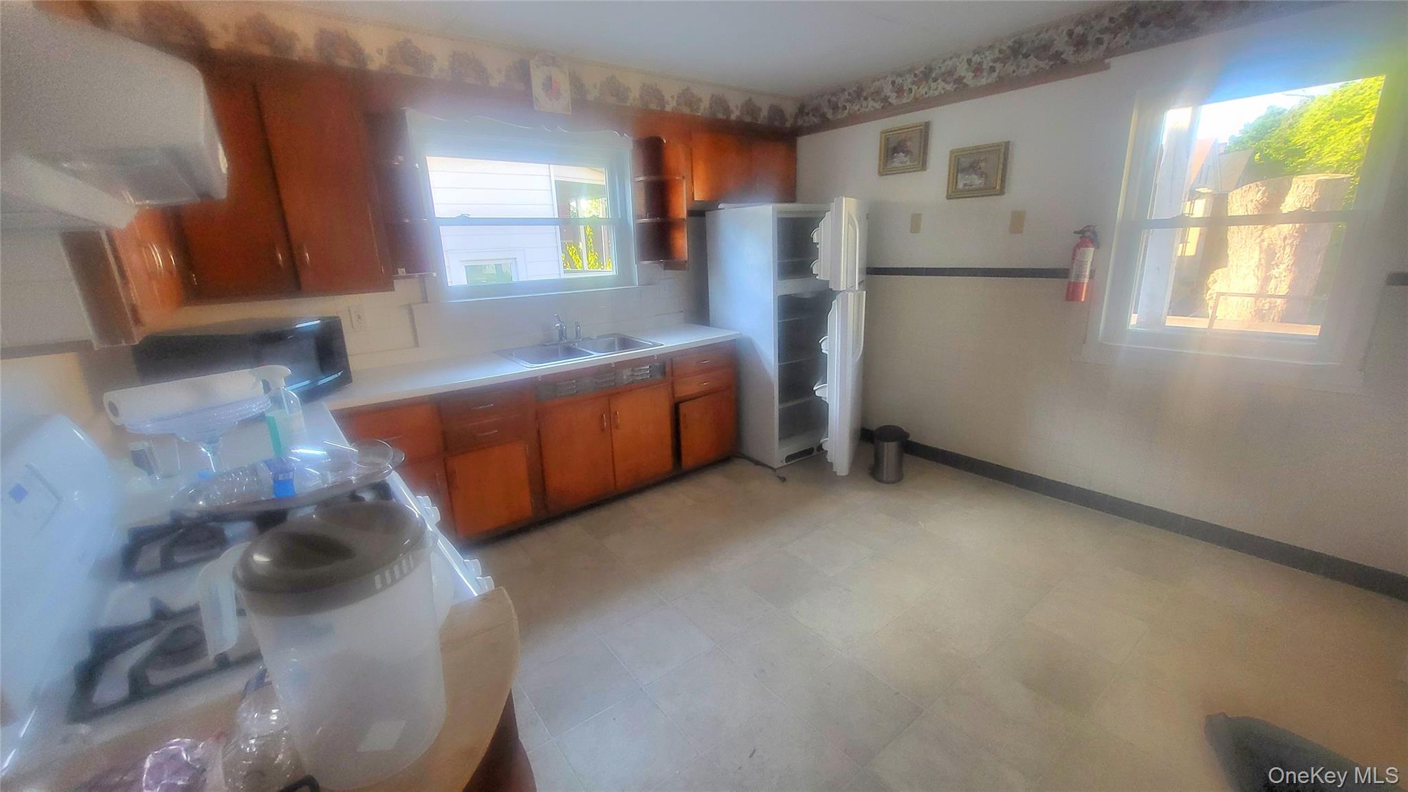 319 Mansion Street 2 Property Photo 7