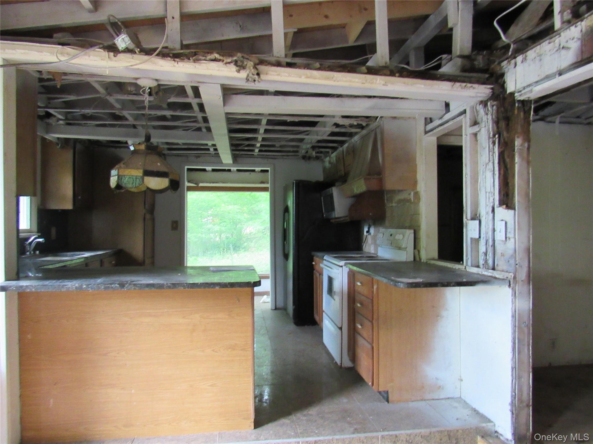 27 Lake Claire Drive Property Photo 5