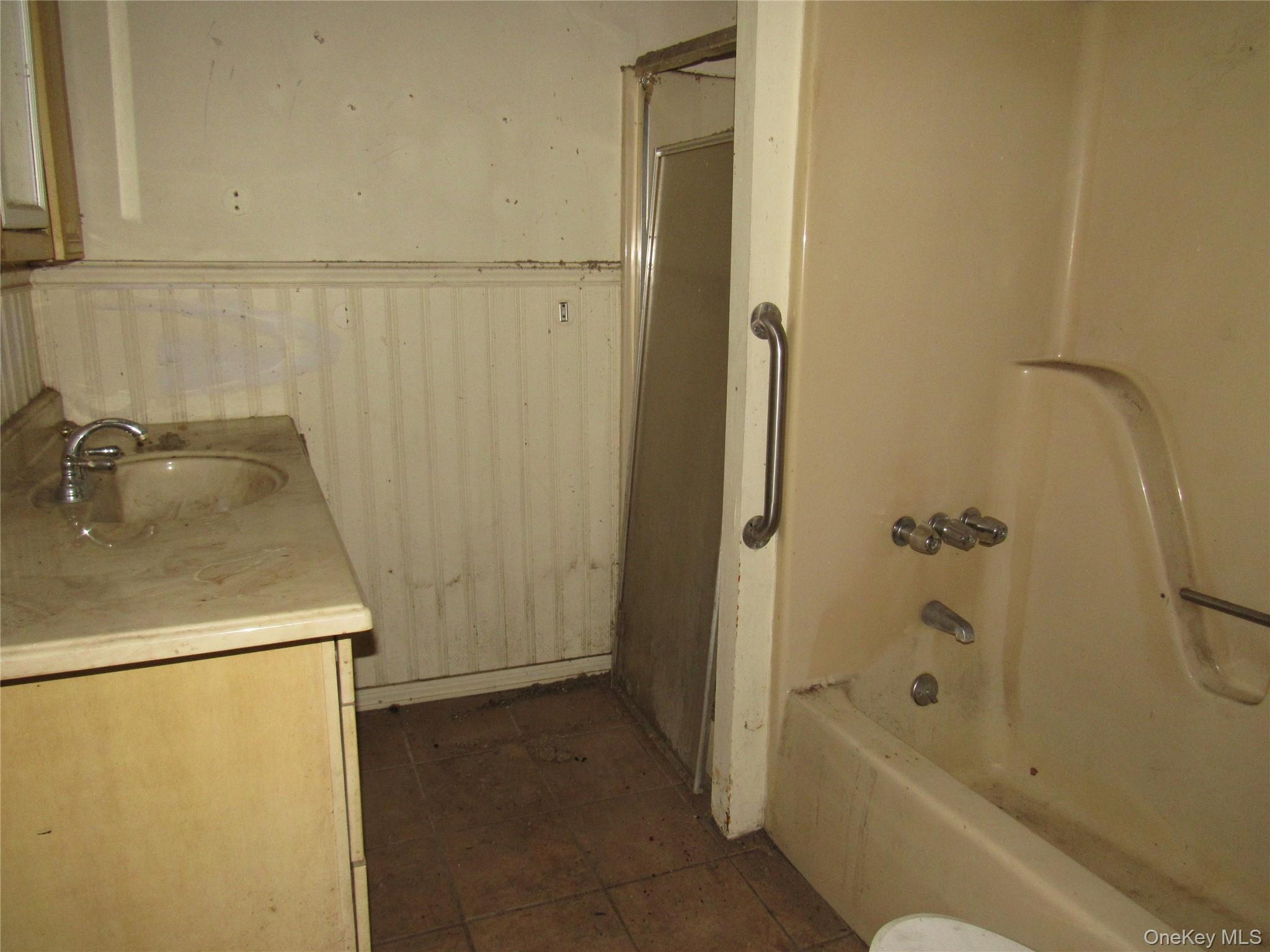 27 Lake Claire Drive Property Photo 8