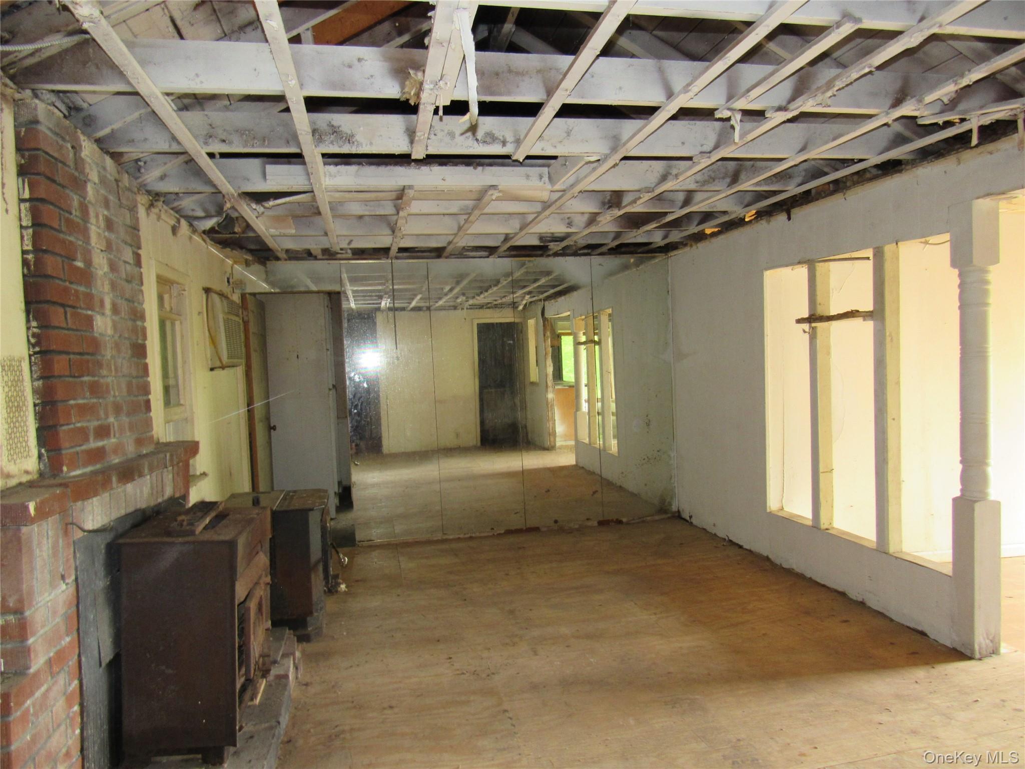 27 Lake Claire Drive Property Photo 12