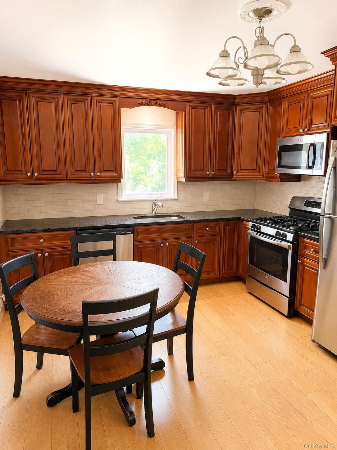 107 Sterling Avenue Property Photo 28