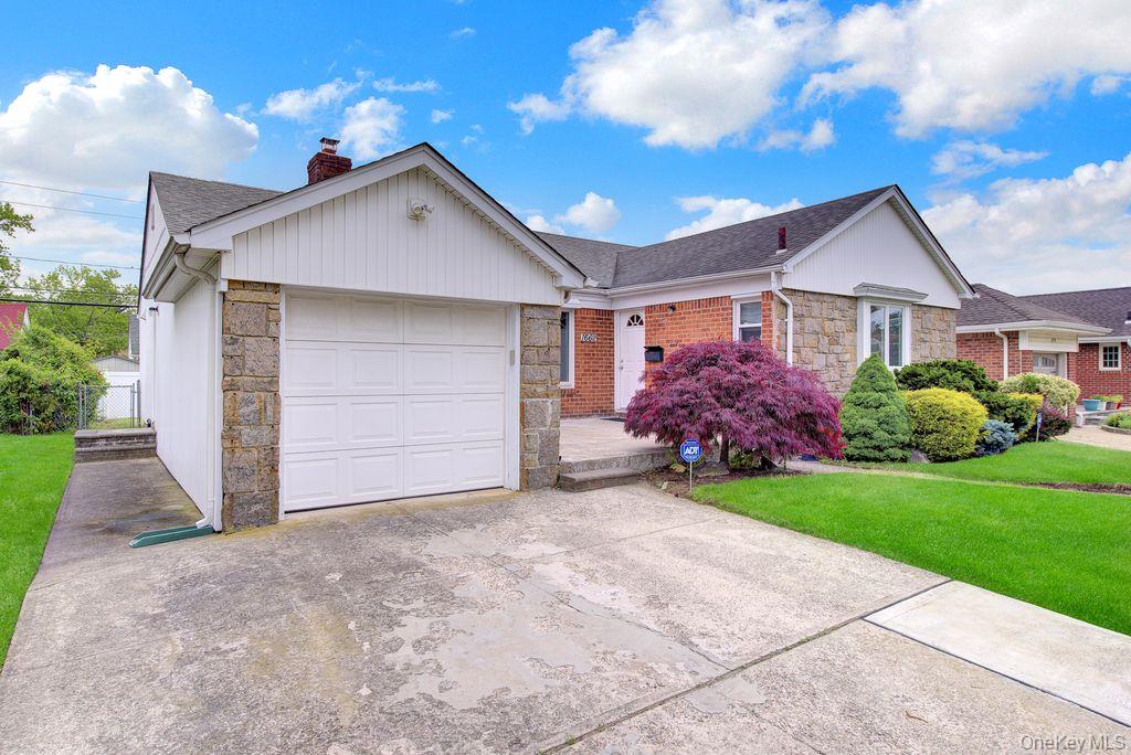 1662 Sherbourne Road Property Photo 3