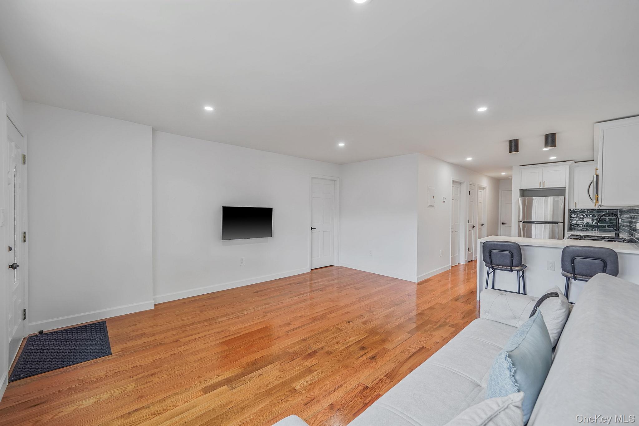 14225 250th Street Property Photo 5
