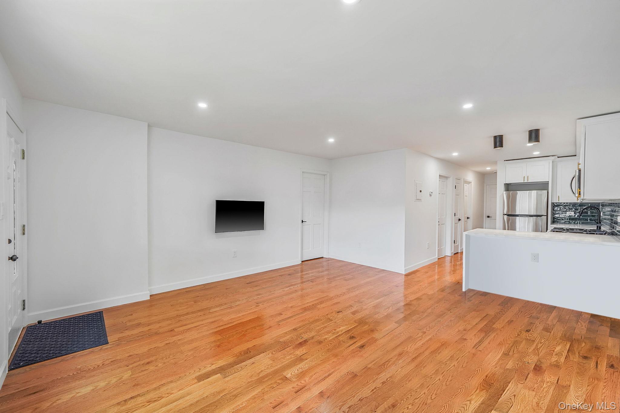 14225 250th Street Property Photo 6