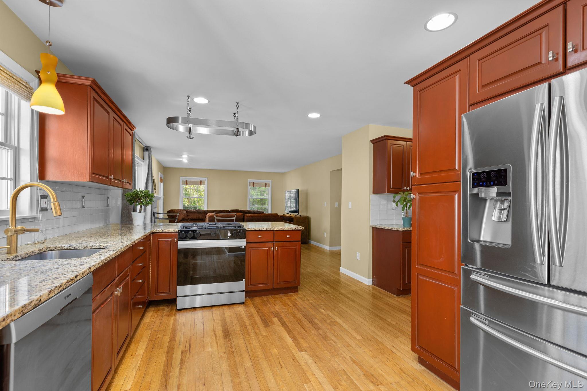2211 Crompond Road Property Photo 8