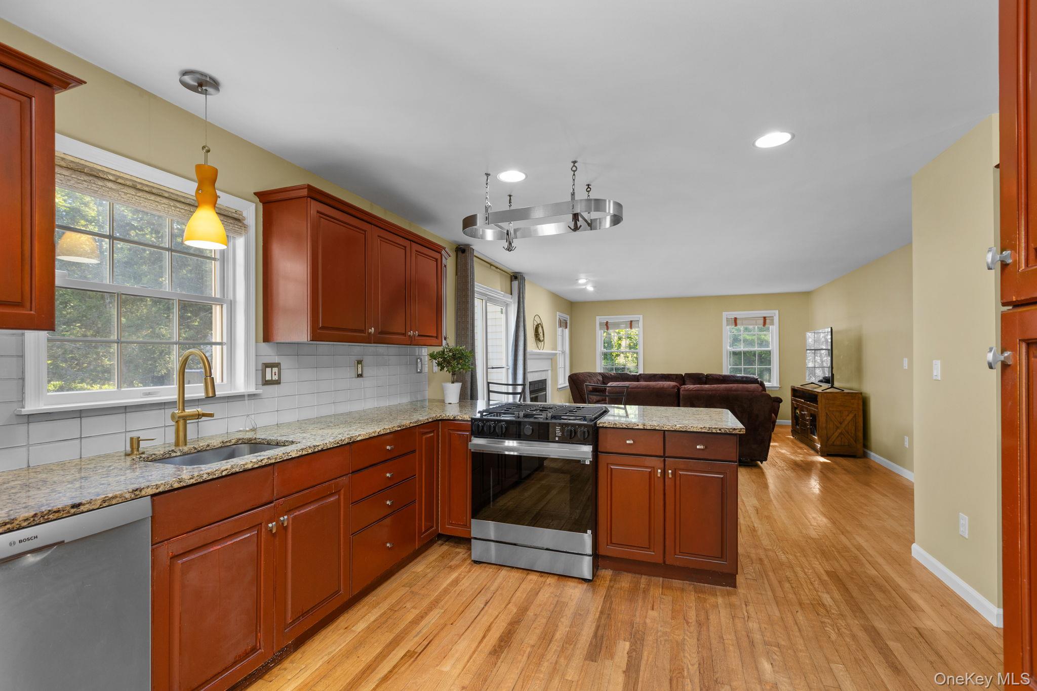 2211 Crompond Road Property Photo 10