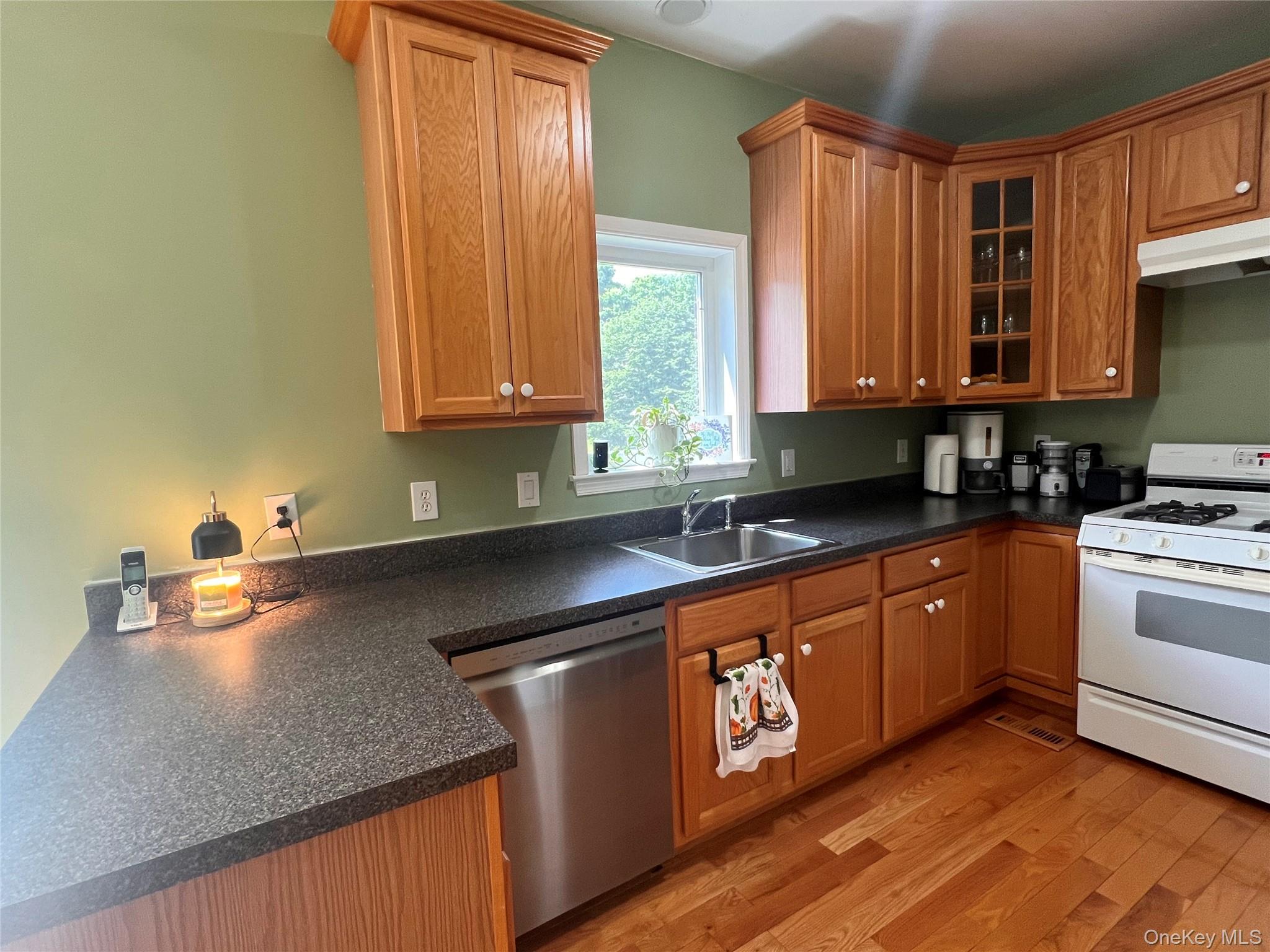 10 Rockridge Drive Property Photo 16