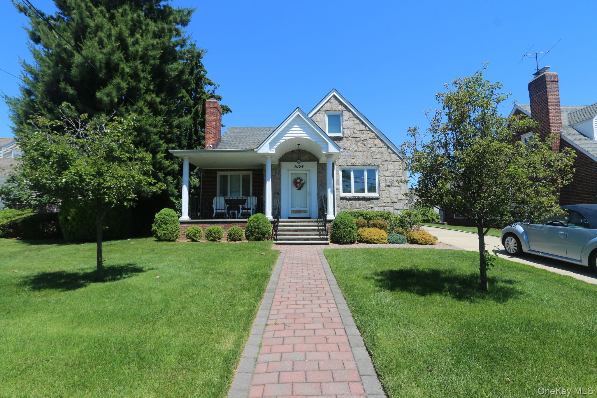 1054 Tulip Avenue Property Photo 1