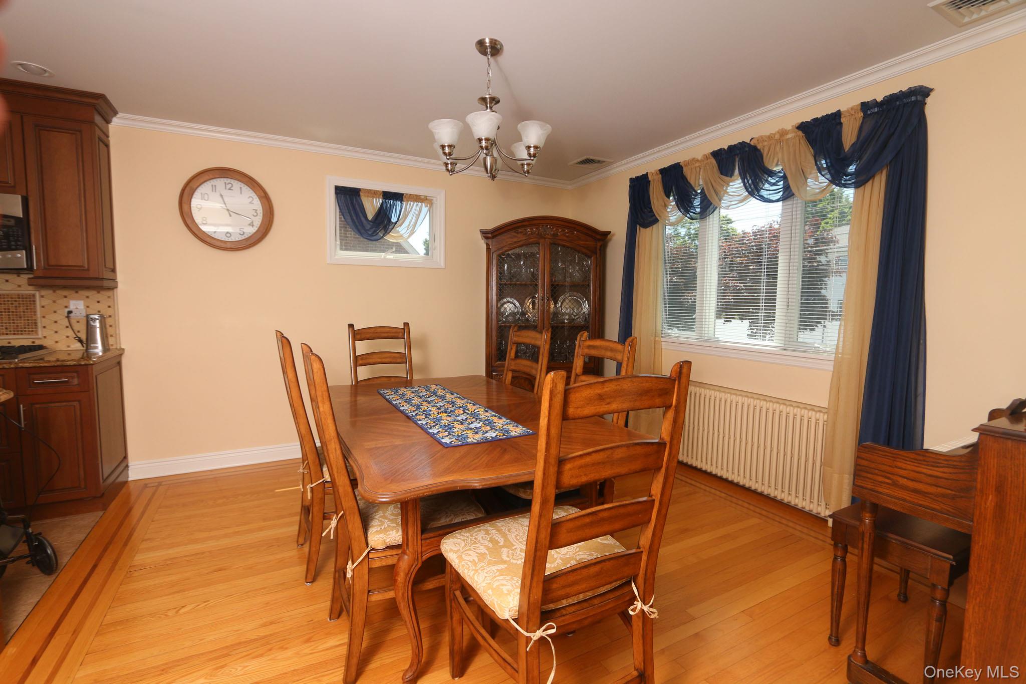 1054 Tulip Avenue Property Photo 4