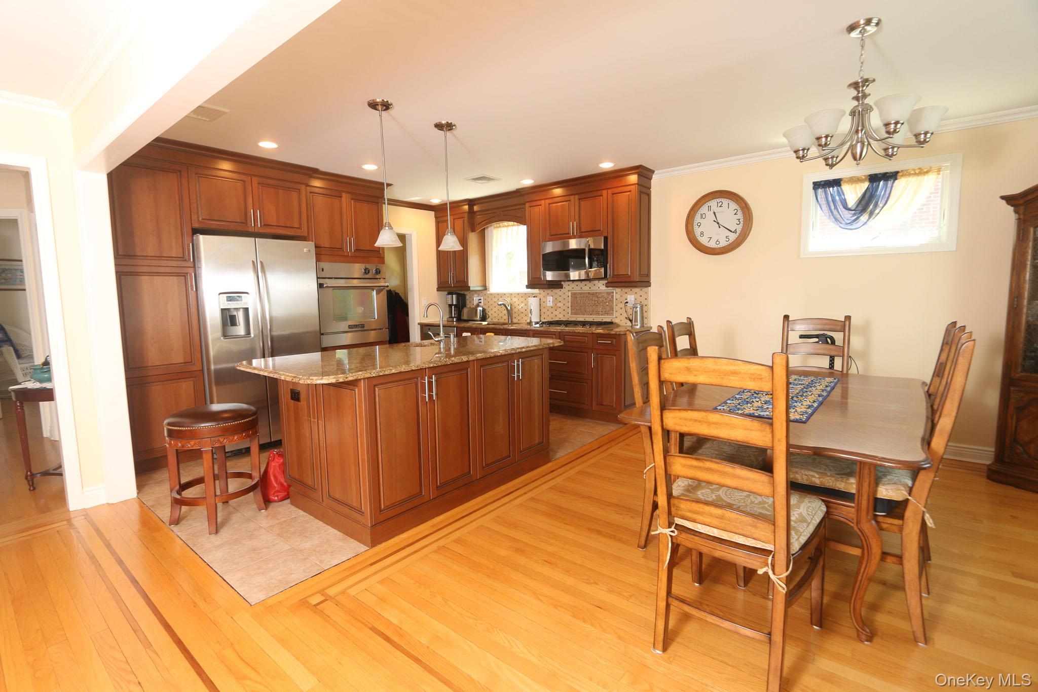 1054 Tulip Avenue Property Photo 6