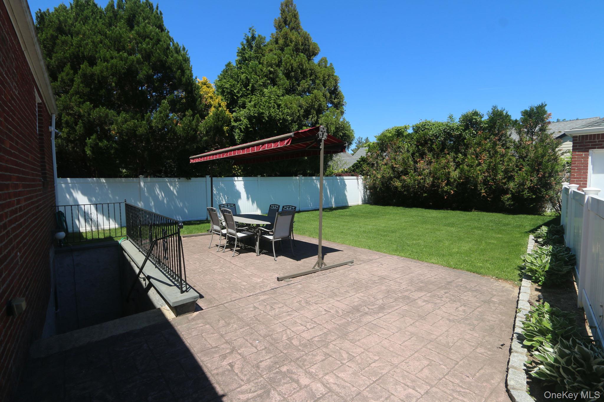 1054 Tulip Avenue Property Photo 15