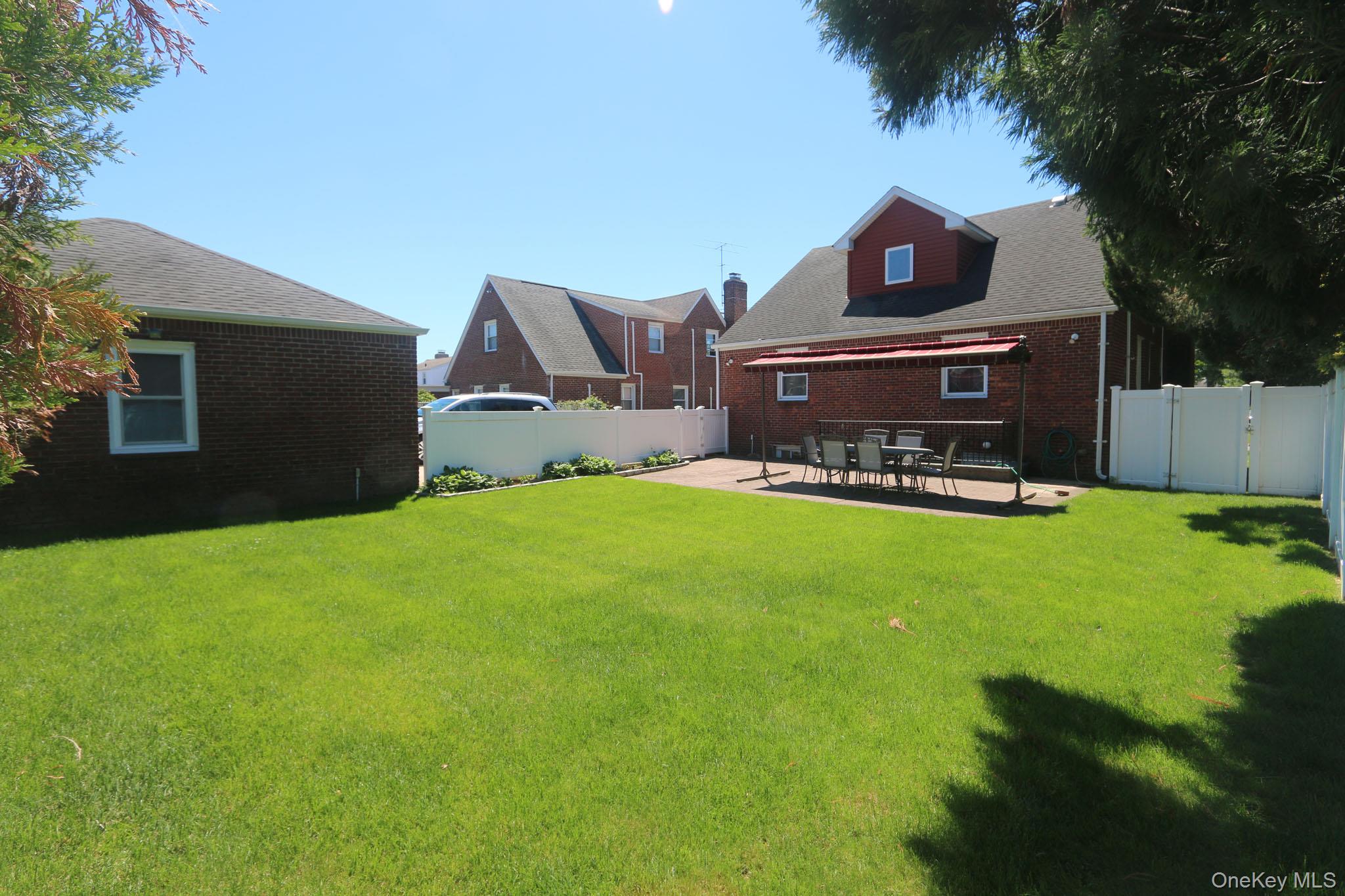 1054 Tulip Avenue Property Photo 17