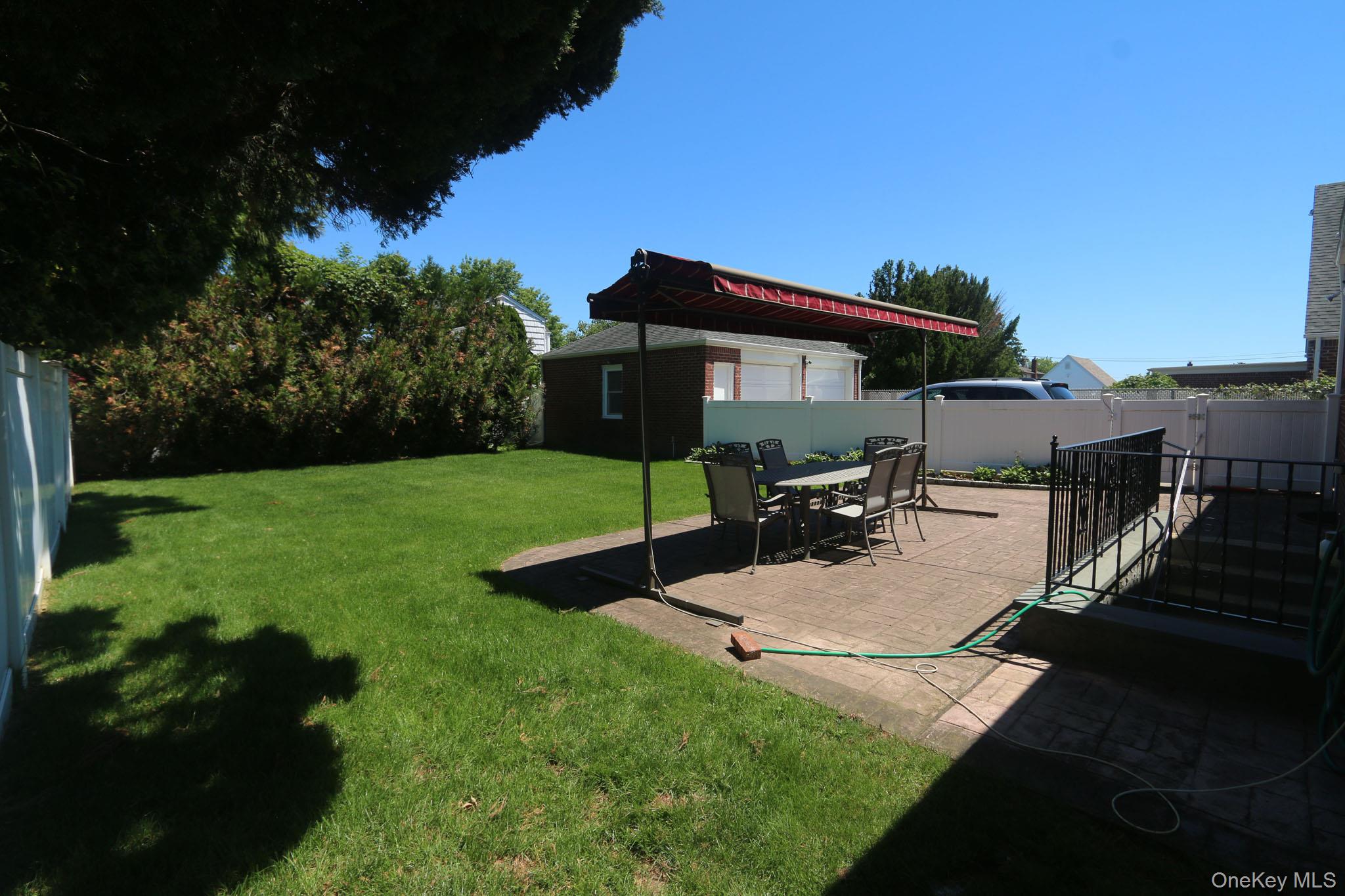 1054 Tulip Avenue Property Photo 18