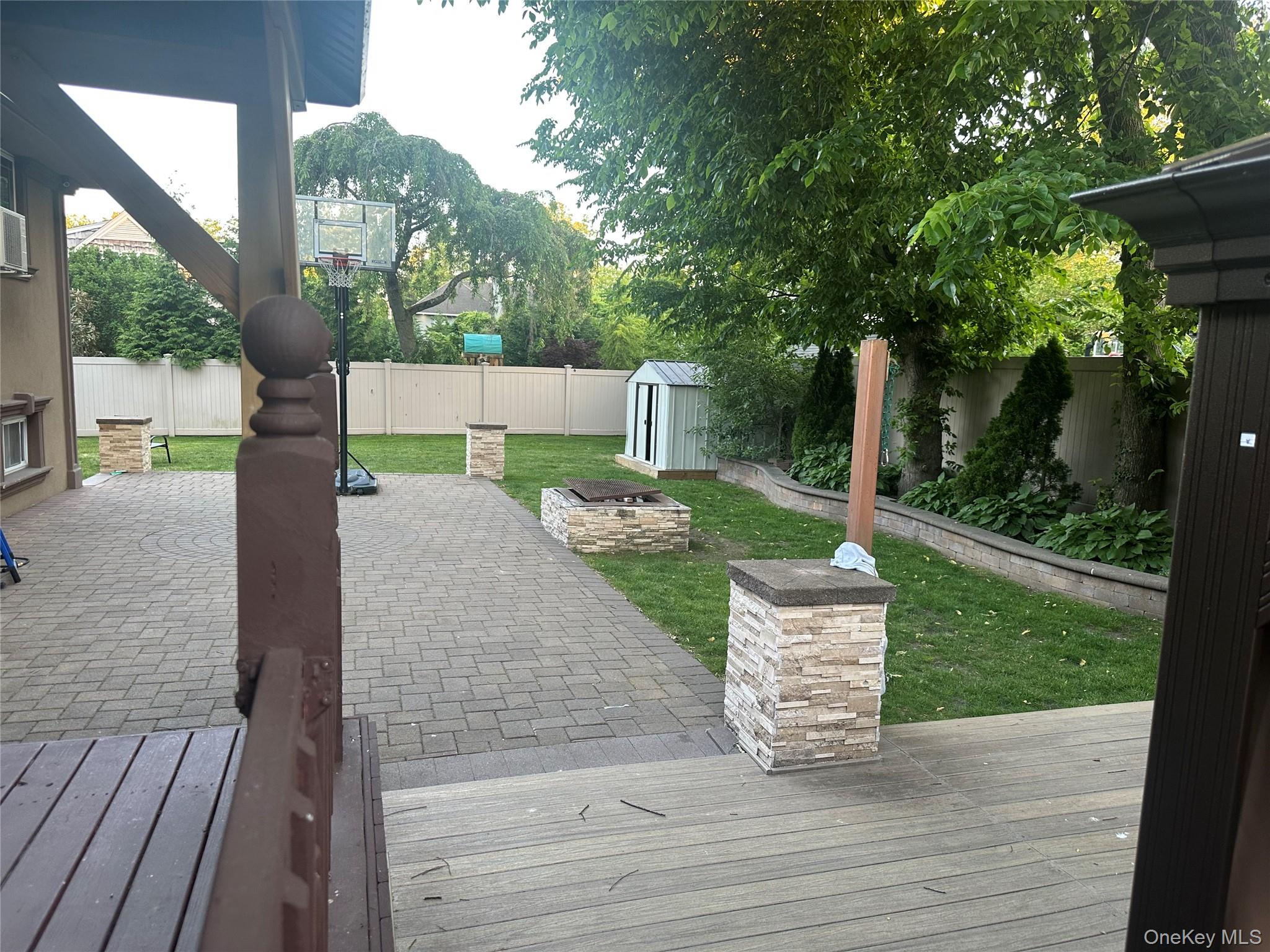 563 Sunset Drive Property Photo 6