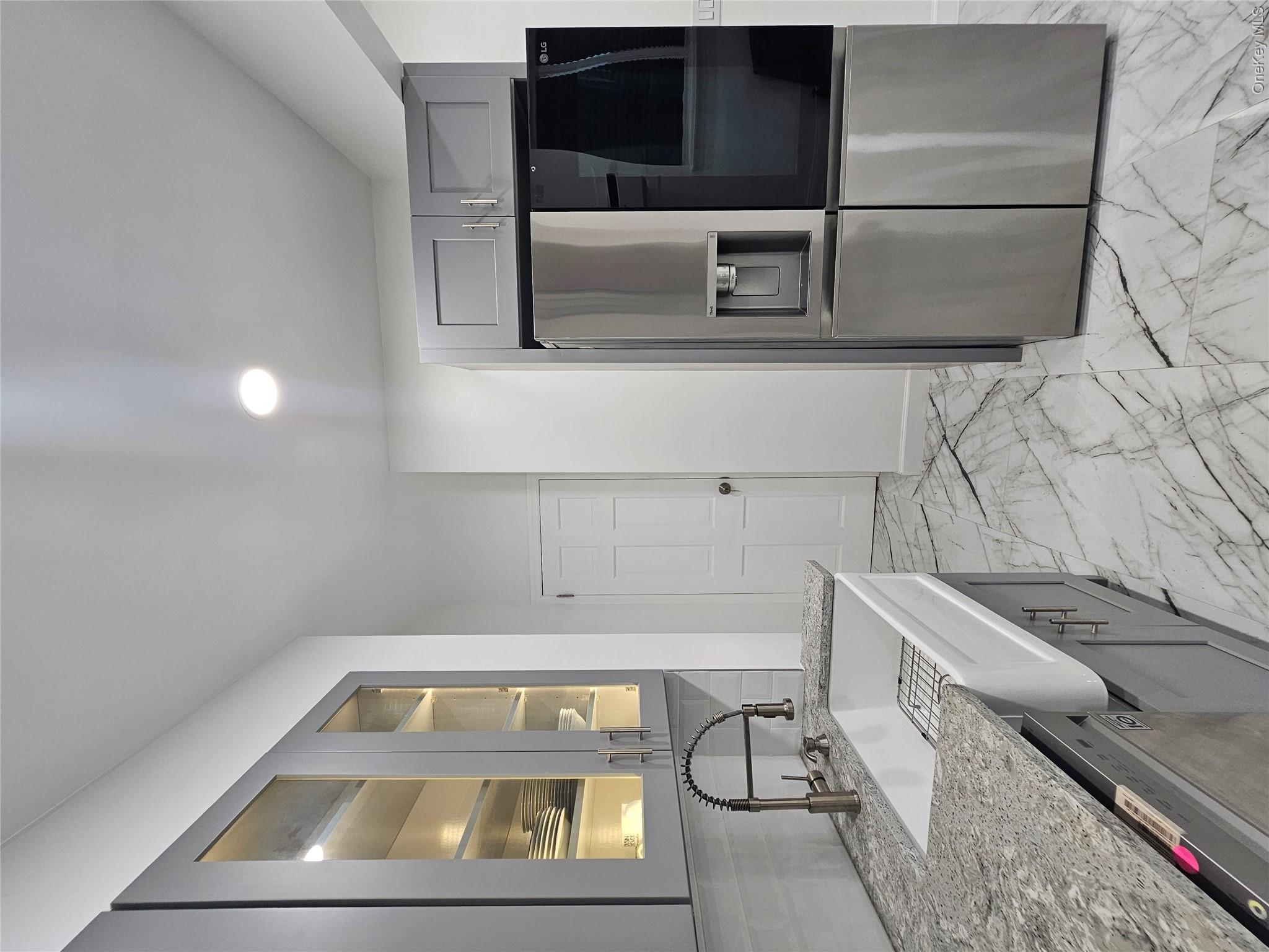 455 E 43rd Street Property Photo 6