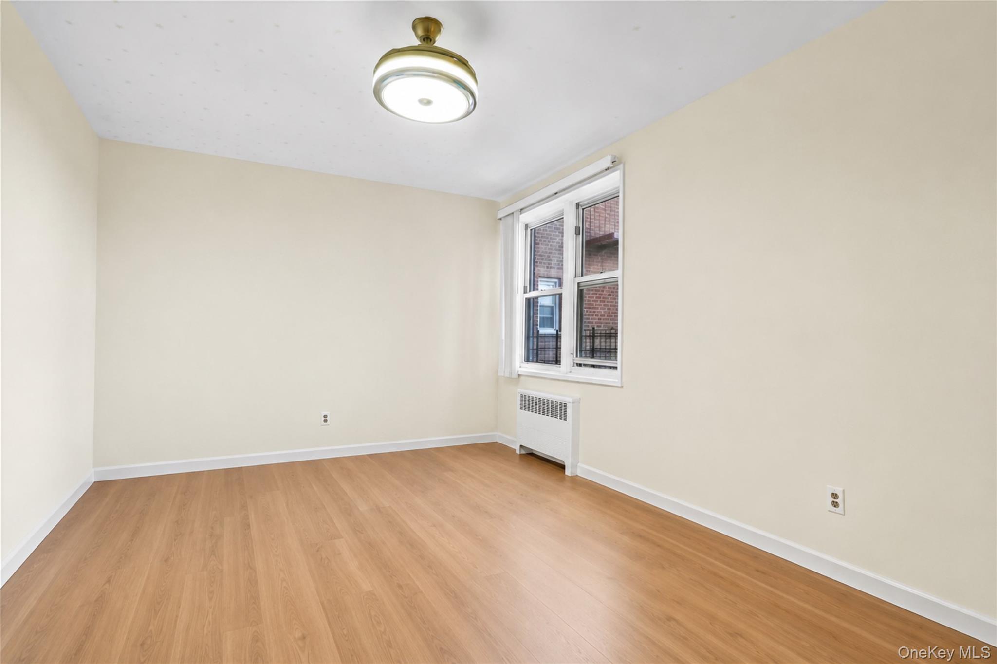 28-02 Parsons Boulevard 4e Property Photo 9