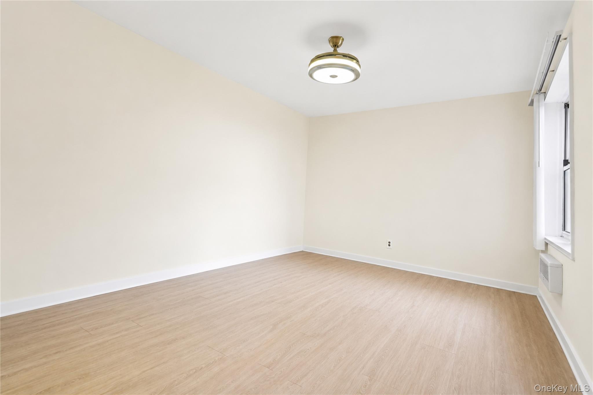 28-02 Parsons Boulevard 4e Property Photo 11