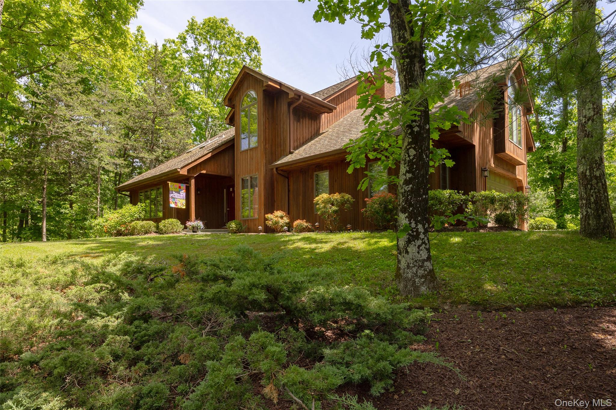 44 Eleanor Drive Property Photo 1