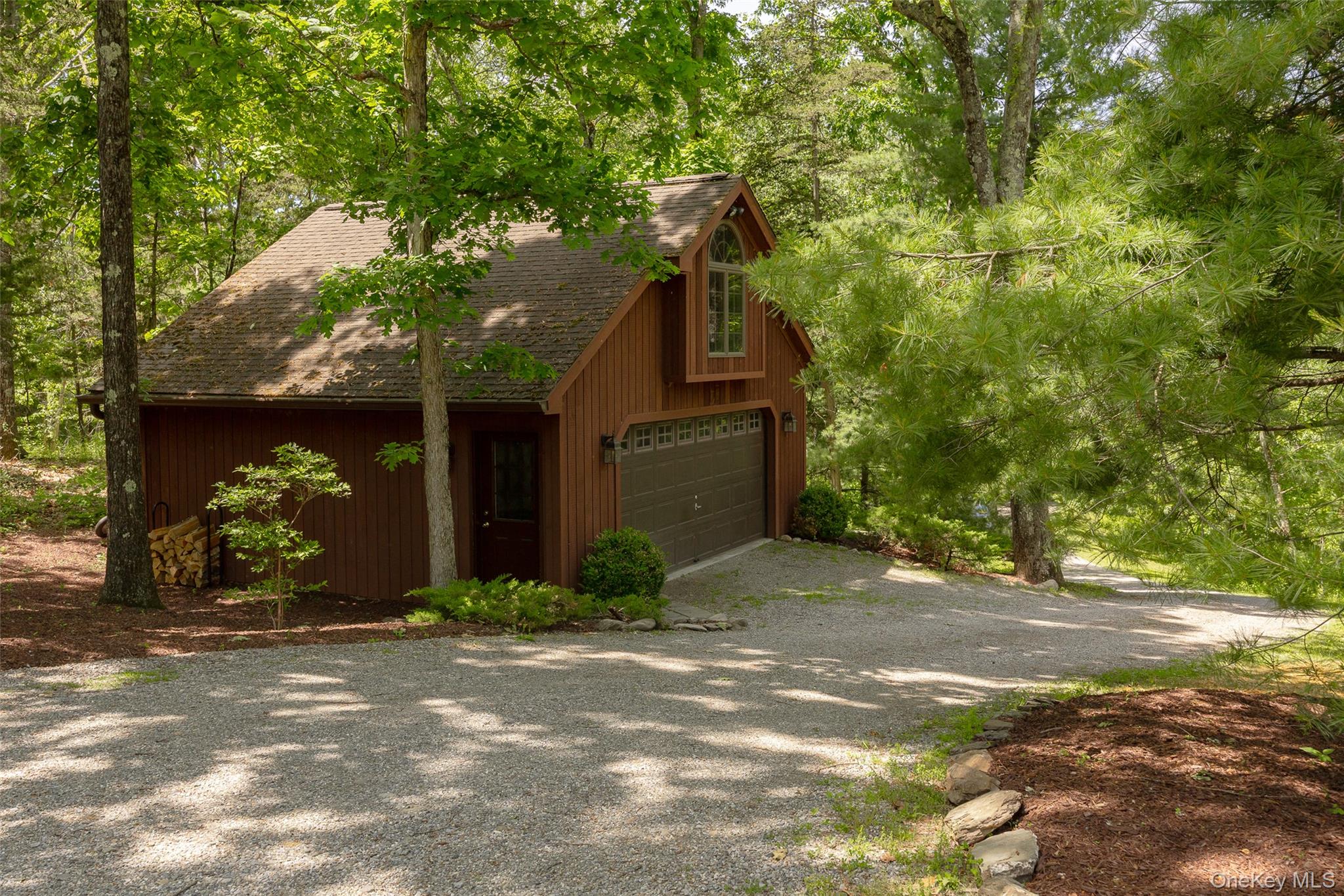 44 Eleanor Drive Property Photo 2