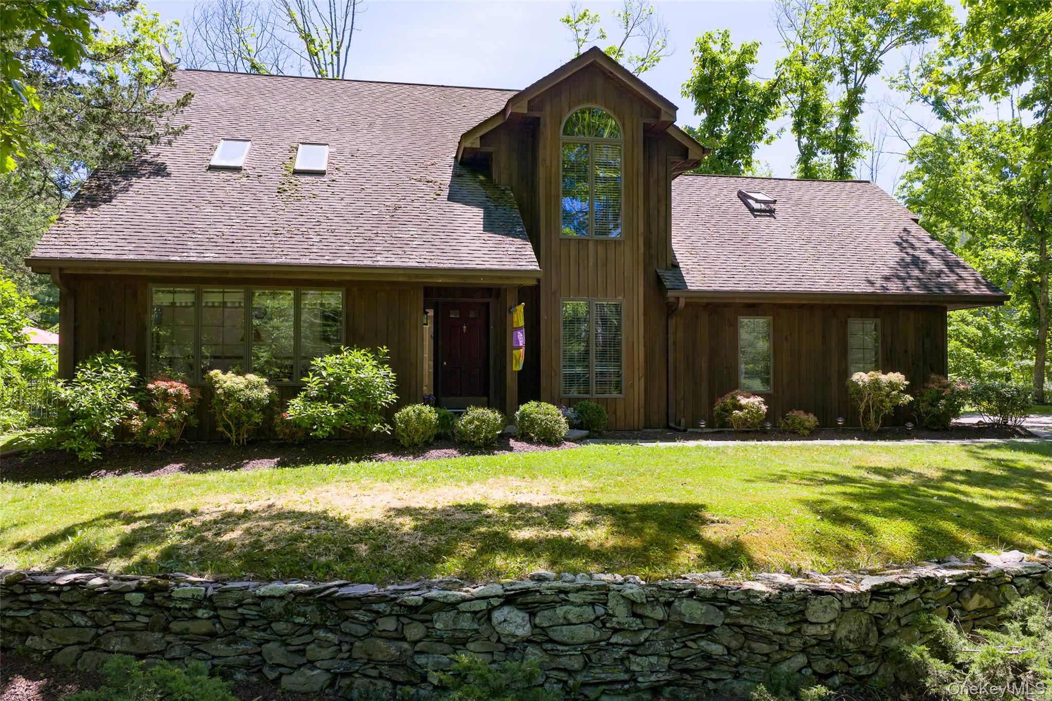 44 Eleanor Drive Property Photo 3