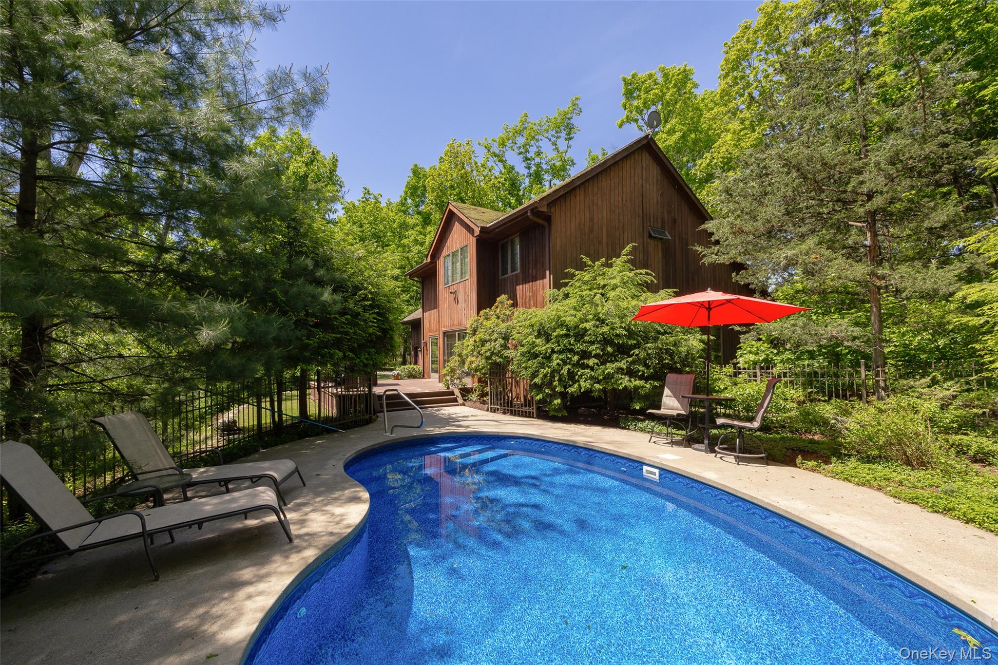 44 Eleanor Drive Property Photo 9