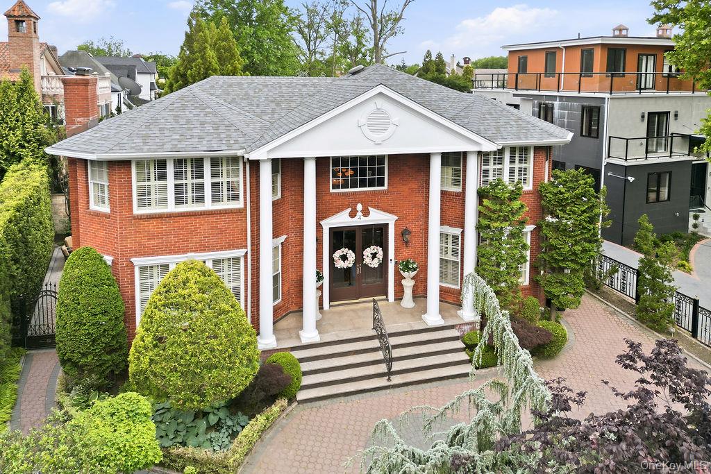 4 Point Crescent Property Photo 3