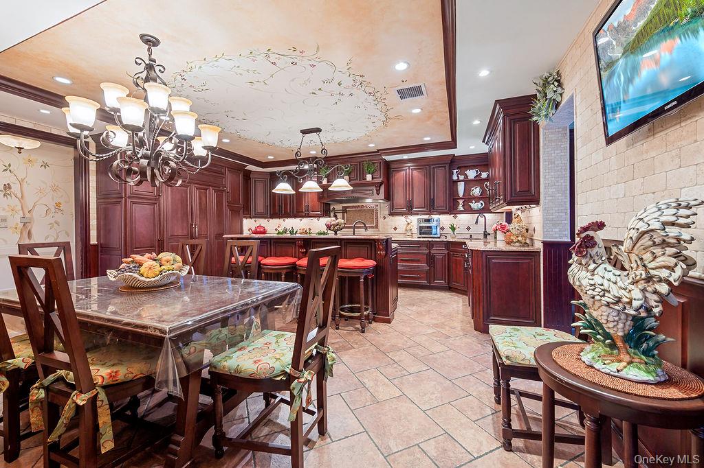 4 Point Crescent Property Photo 11