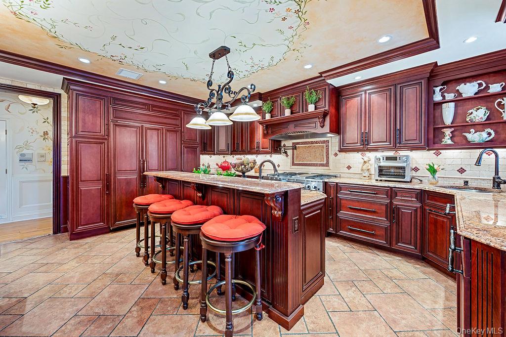 4 Point Crescent Property Photo 14