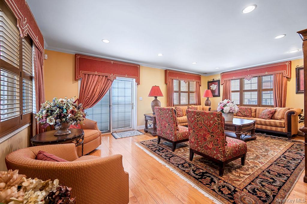 4 Point Crescent Property Photo 15