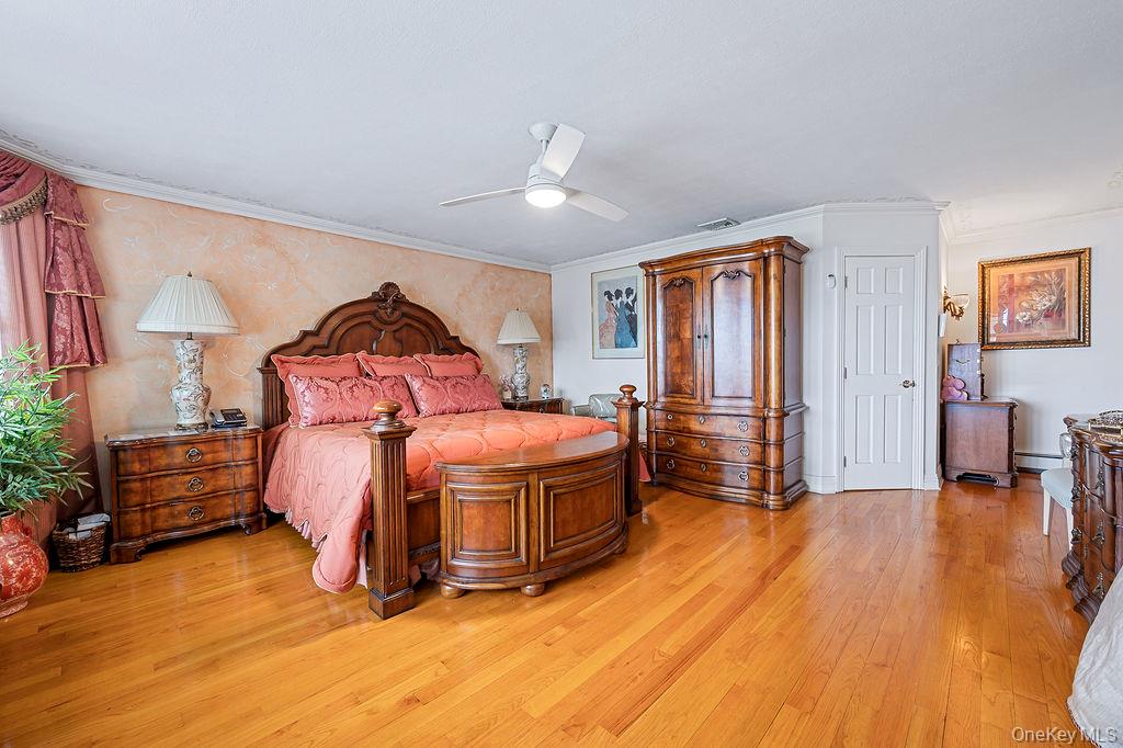 4 Point Crescent Property Photo 18