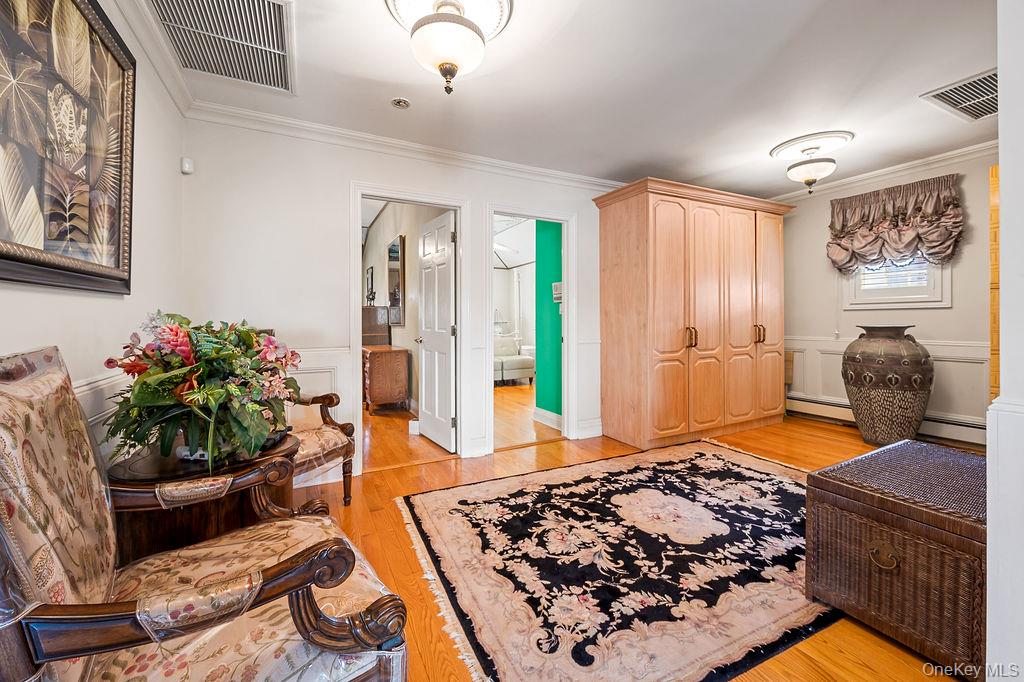 4 Point Crescent Property Photo 24