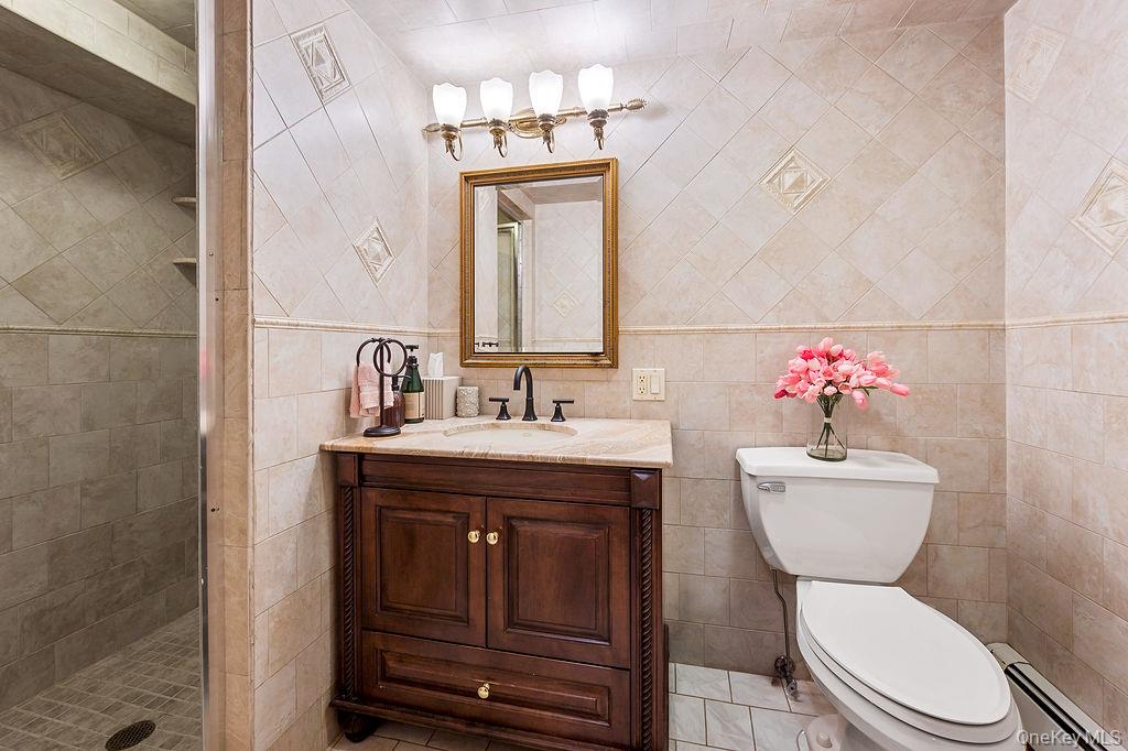 4 Point Crescent Property Photo 27