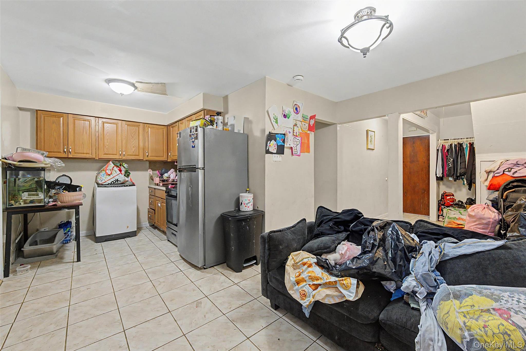 1010 E 233rd Street Property Photo 5