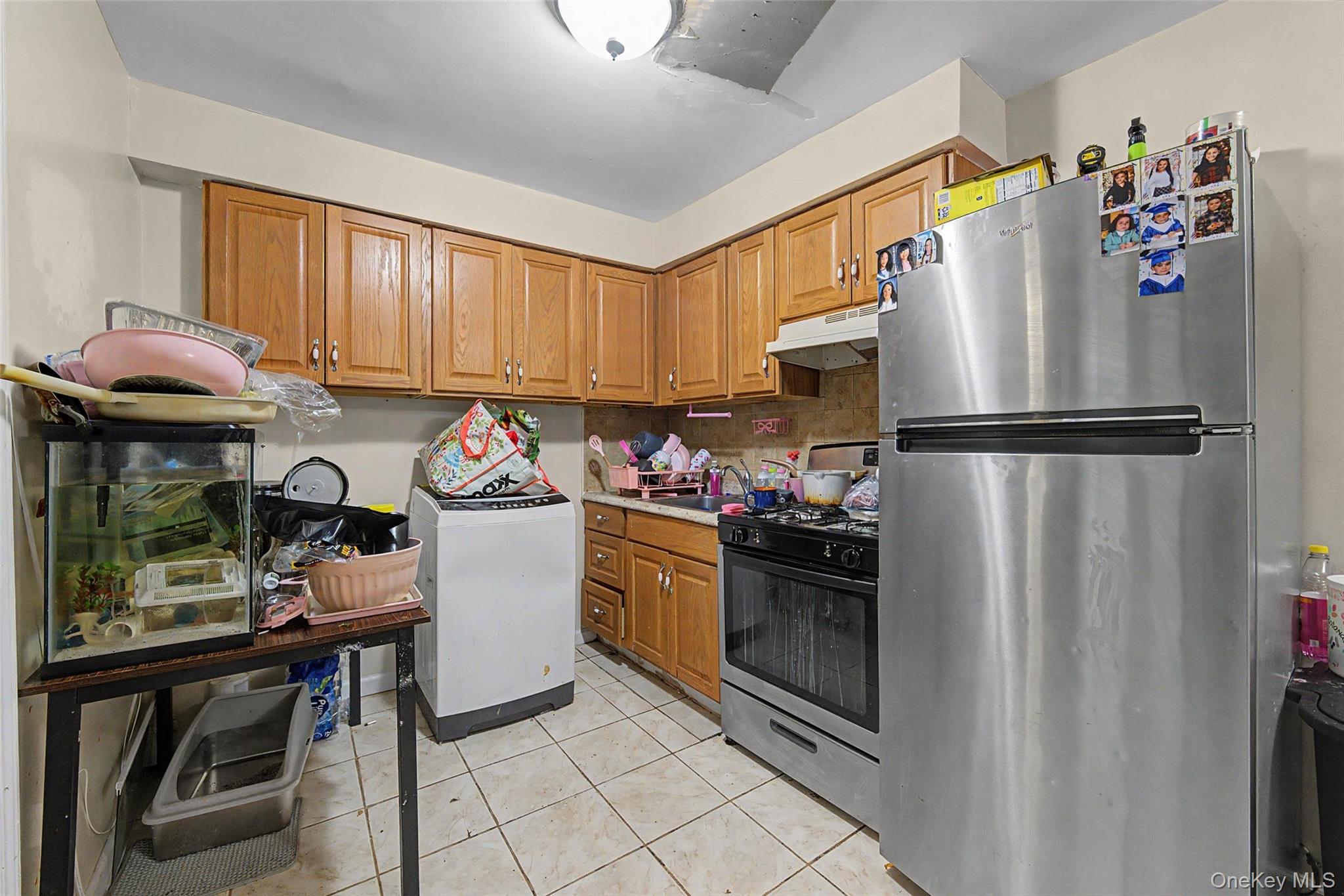 1010 E 233rd Street Property Photo 7