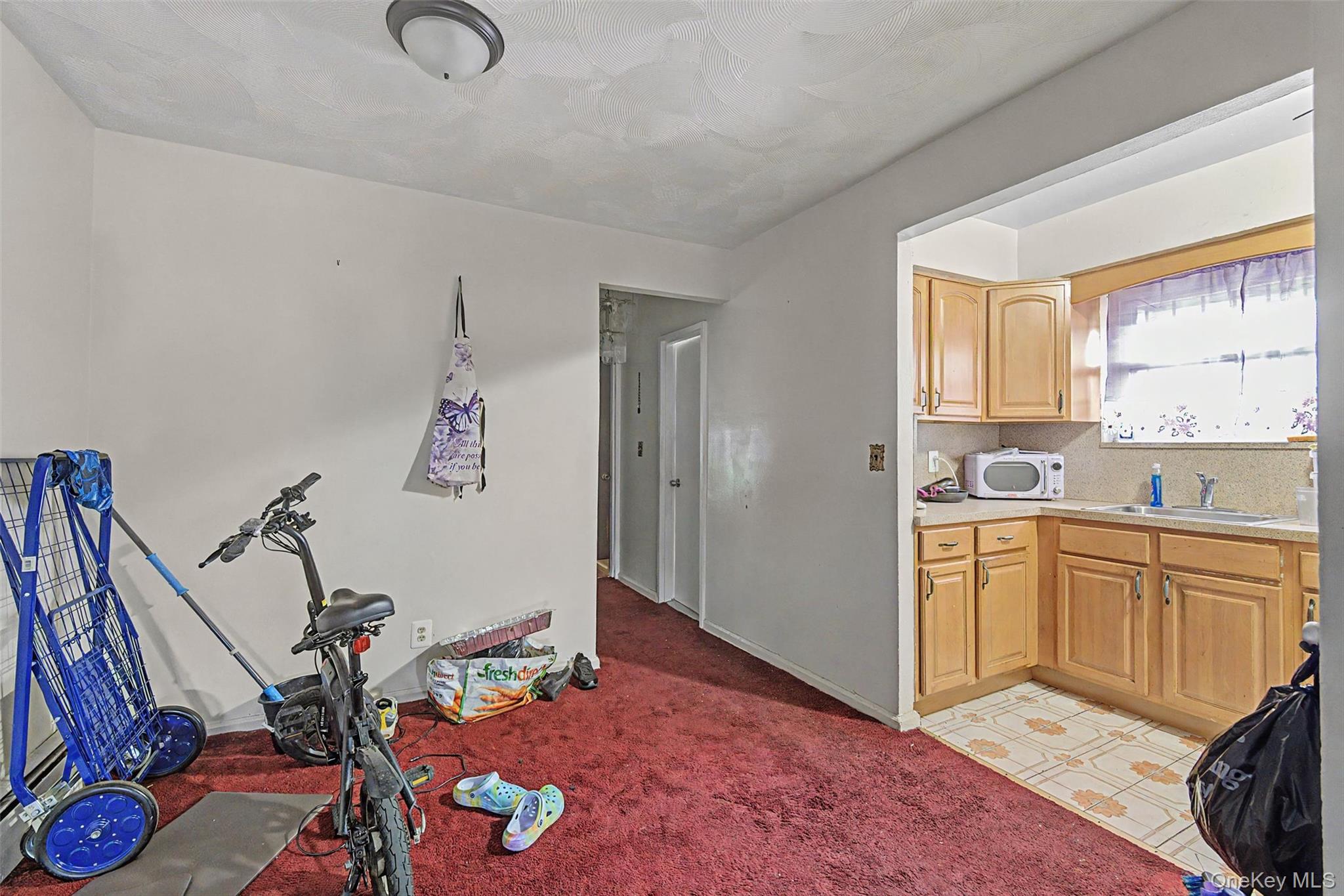 1010 E 233rd Street Property Photo 10