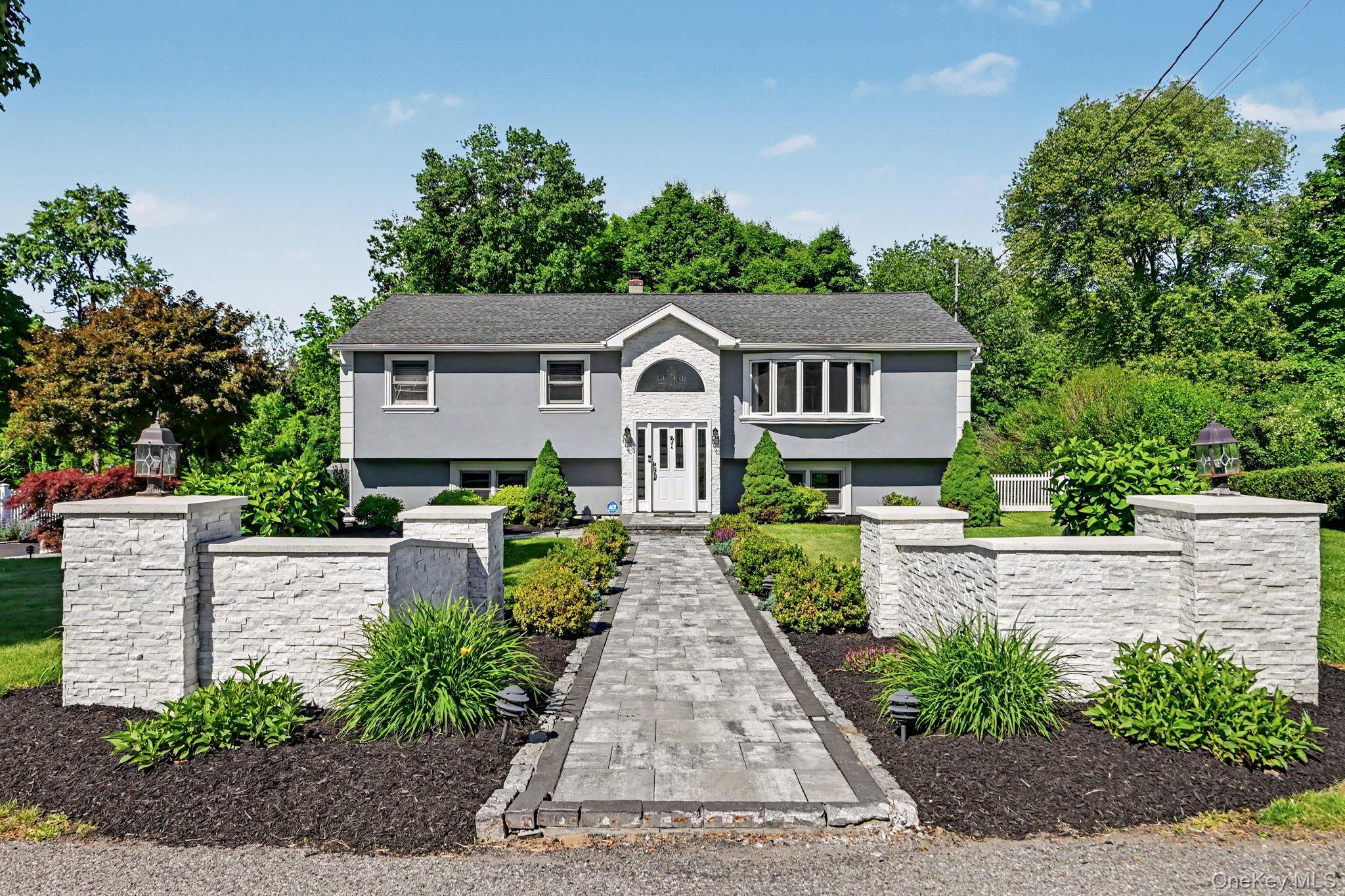 61 Friendly Road Property Photo 1