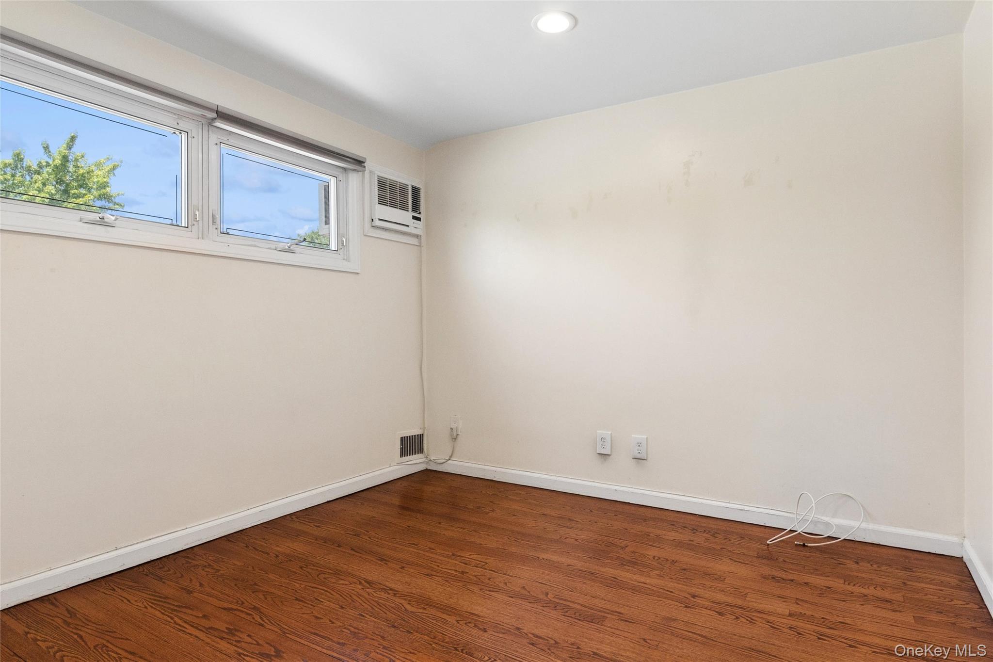 5 Seaton Gate Property Photo 29