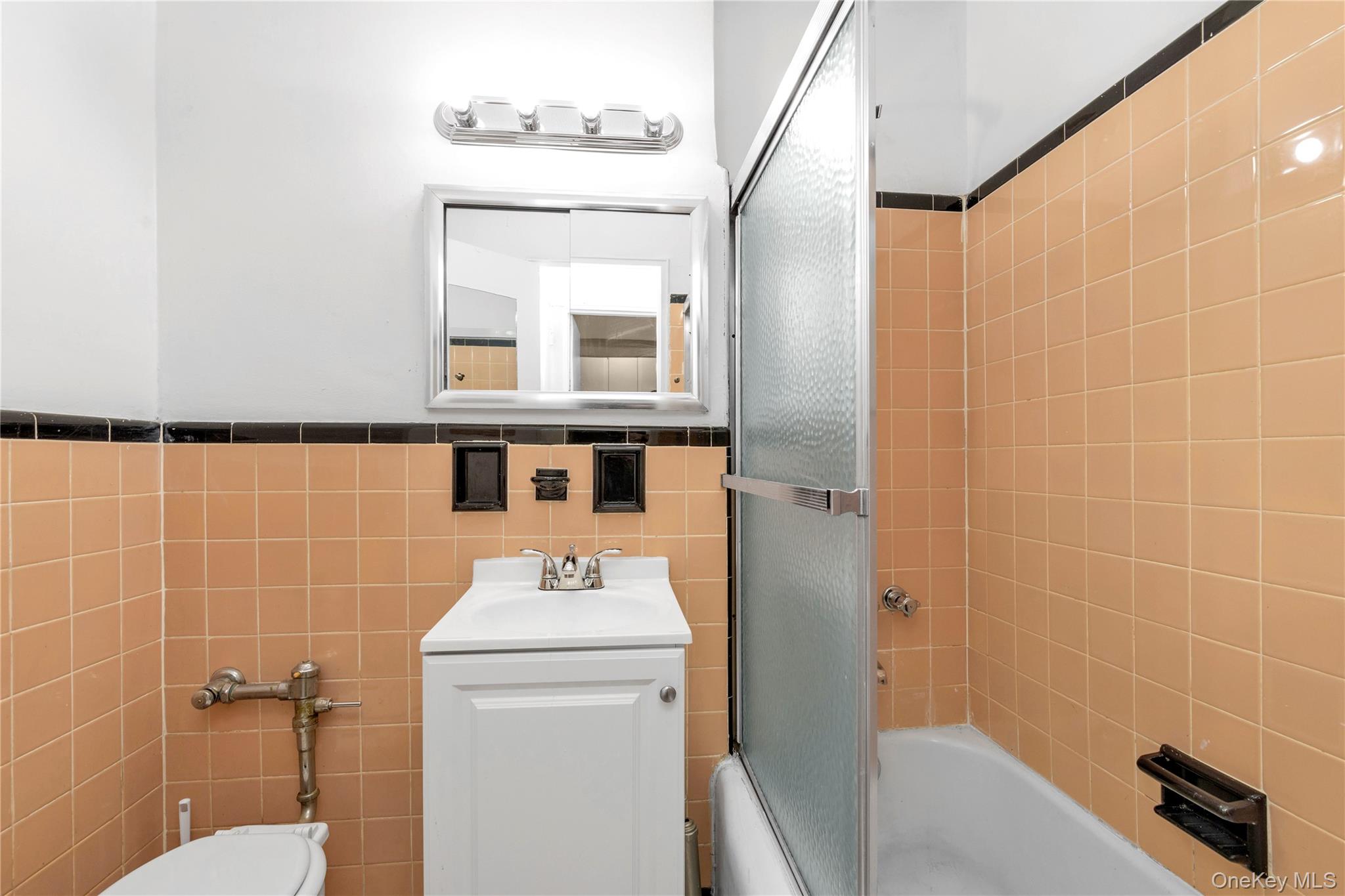 31-85 Crescent Street 2nd Property Photo 15