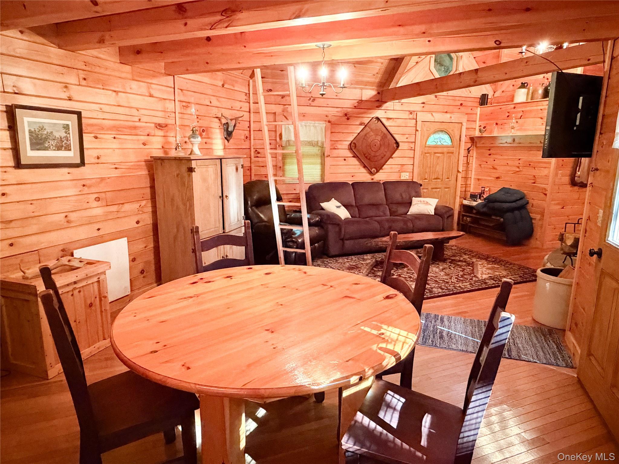 836 Emerald Lake Road Property Photo 7