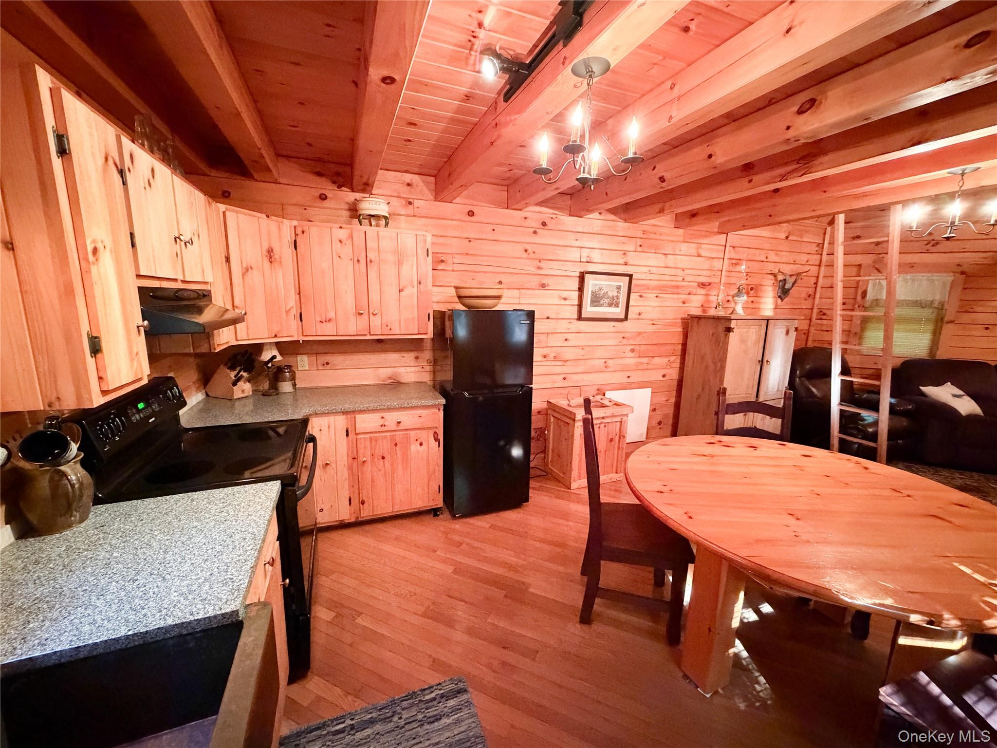 836 Emerald Lake Road Property Photo 8