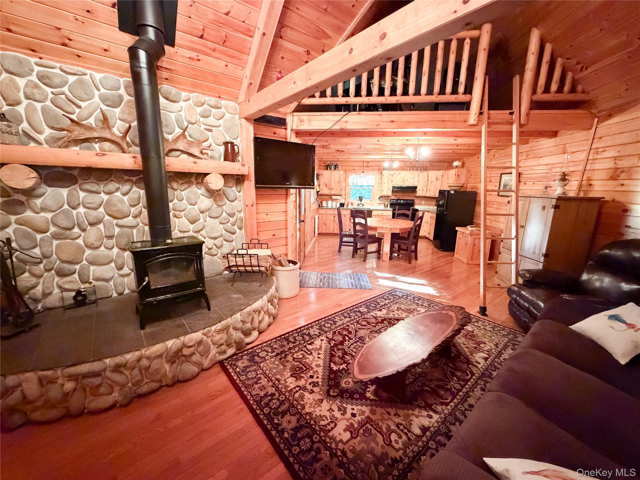 836 Emerald Lake Road Property Photo 10