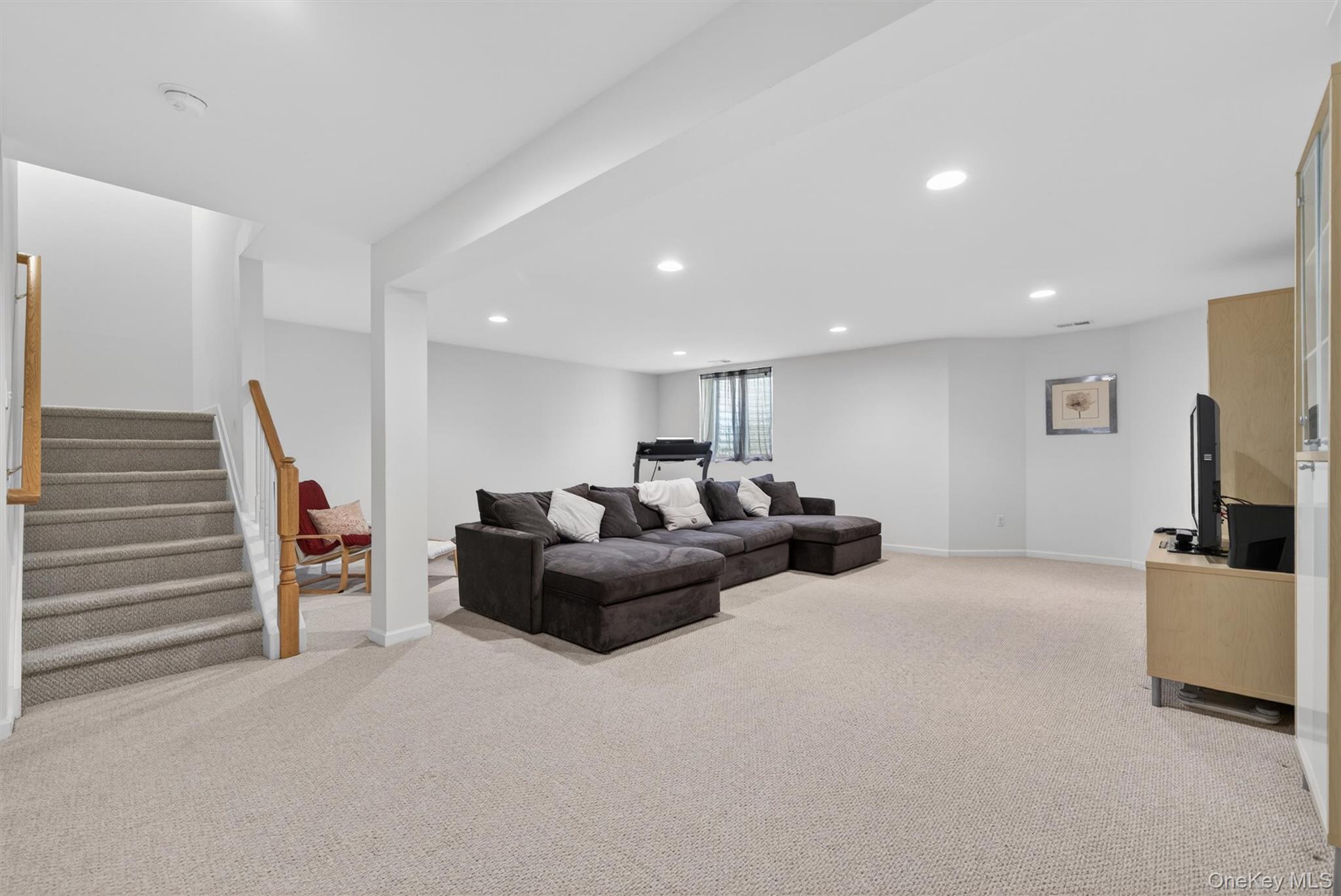 9 Cornwall Lane Property Photo 37