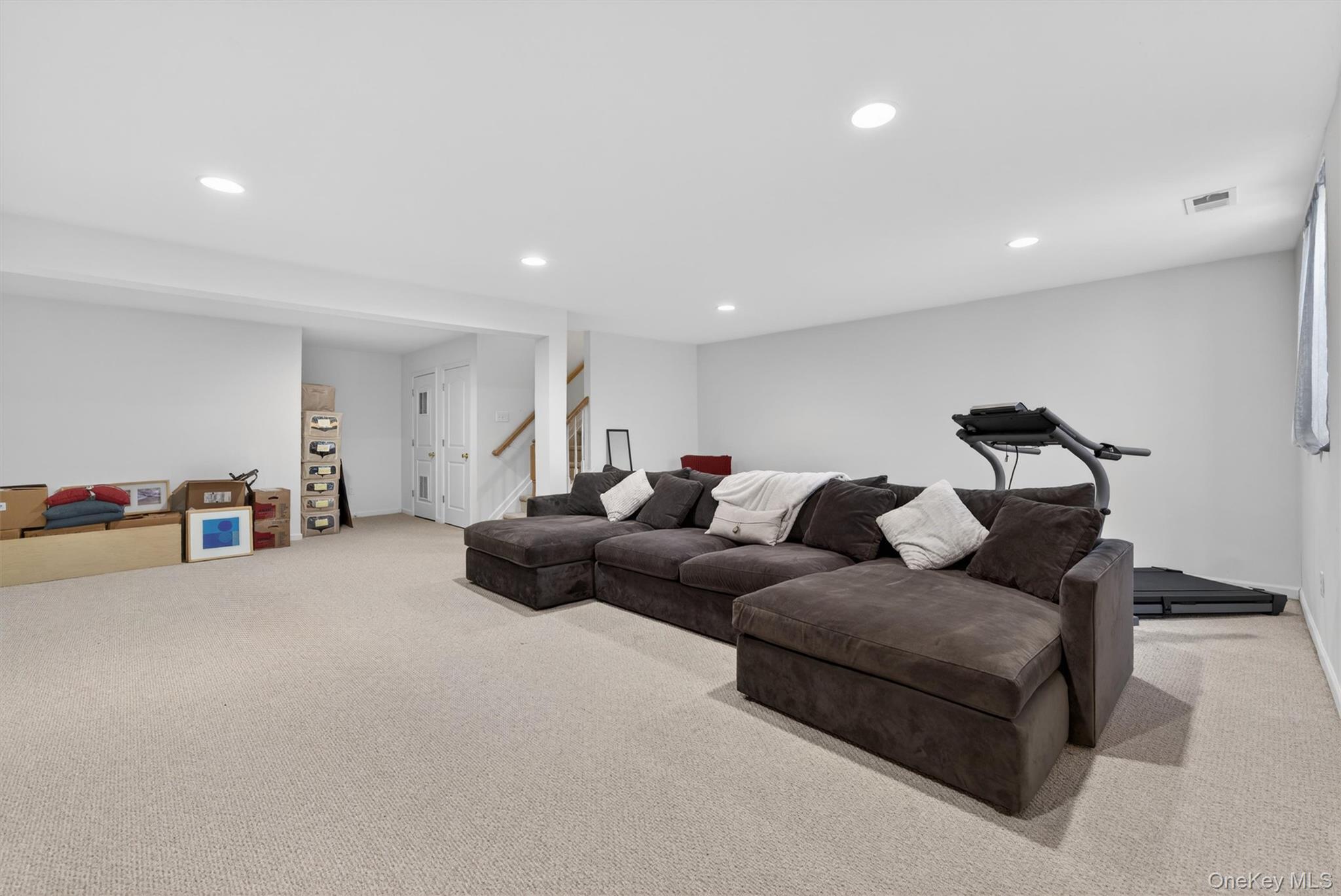 9 Cornwall Lane Property Photo 38