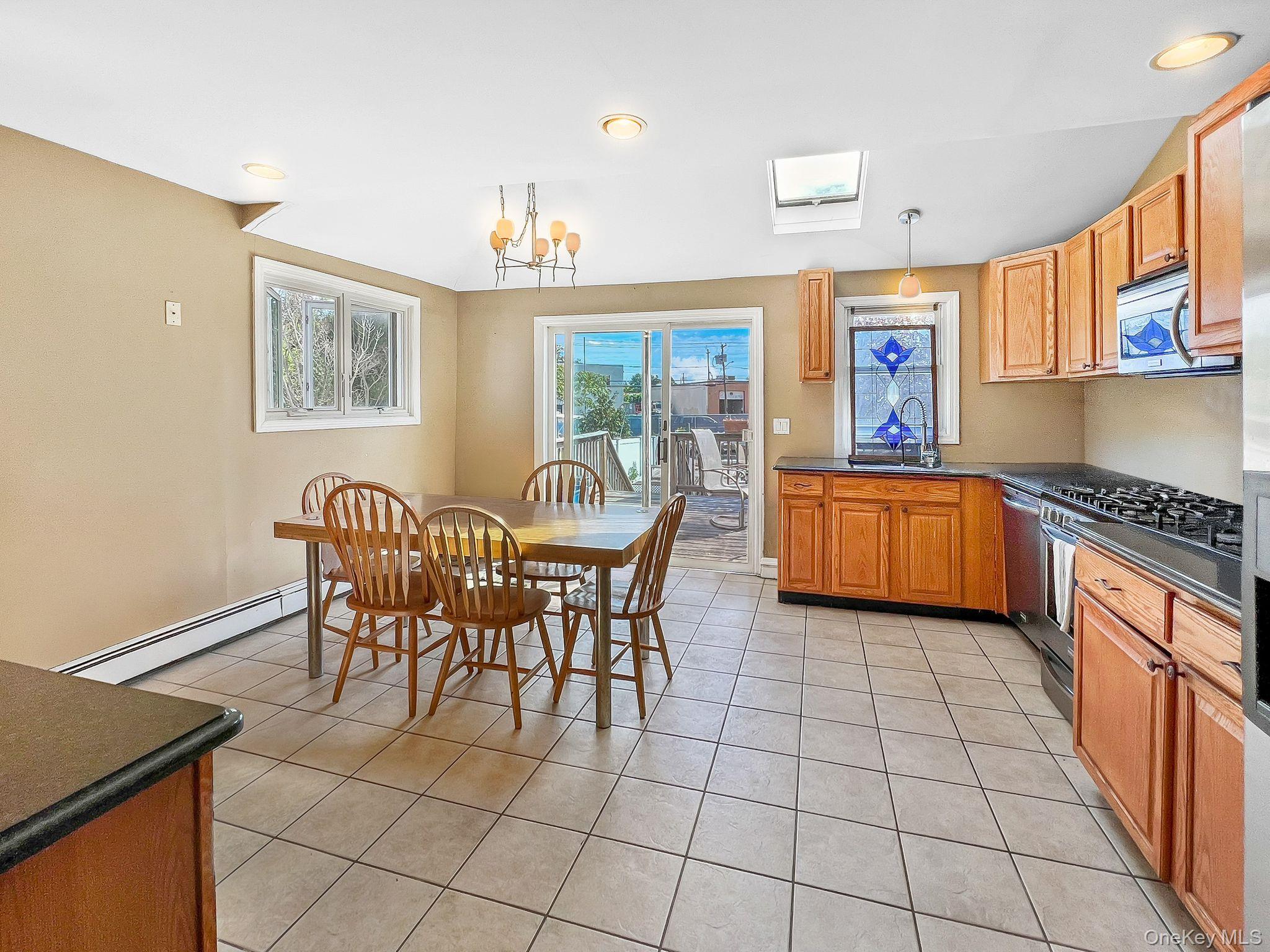 3321 Murdock Avenue Property Photo 4