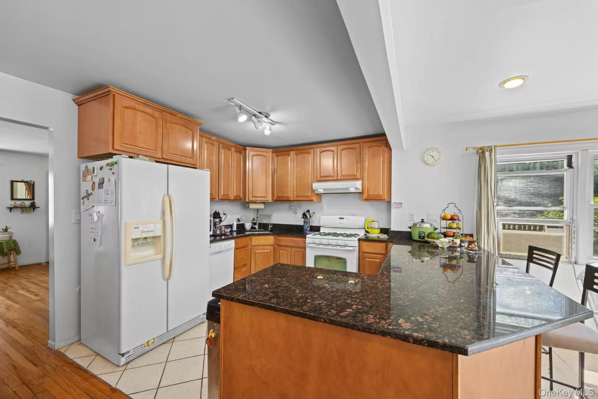 103 Nassau Drive Property Photo 9